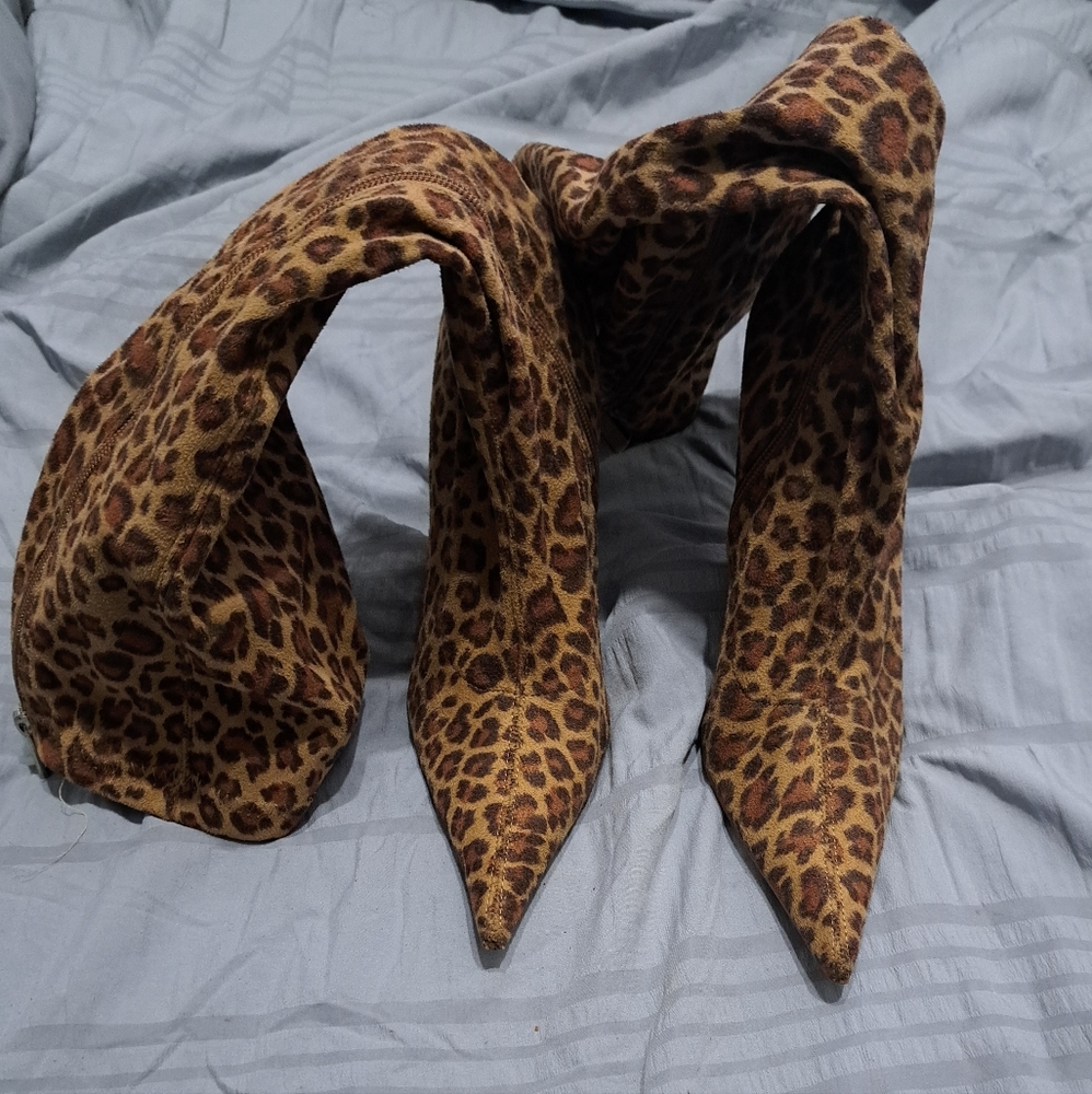 LEOPARD POINTY BOOTS